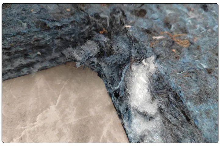 回收棉制汽車蓋板“氣味太大”？測試噴霧除臭效果！