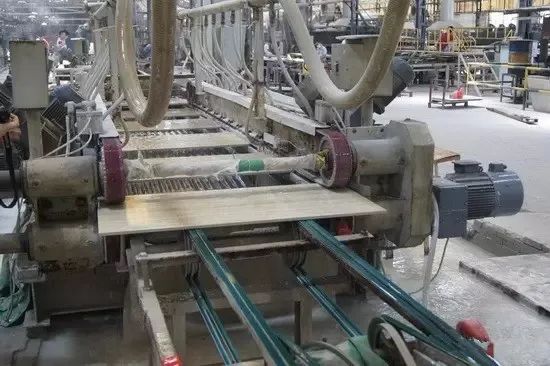 陶瓷廠異味大、被投訴，潔匠現(xiàn)場抽取廢氣做檢測、研制有效除臭劑！