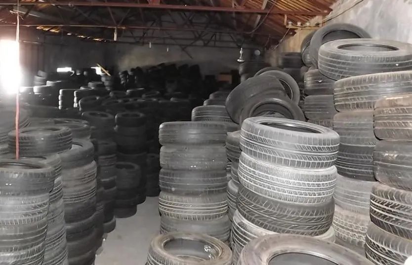 潔匠凈化·的凈工業(yè)除臭劑_廢舊輪胎煉油廢氣污染，車間惡臭問題可利用潔匠凈化除臭劑解決