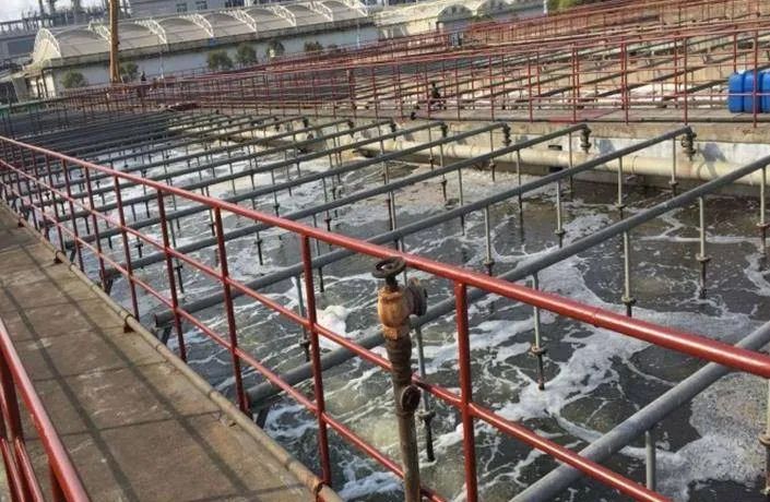 化工廠污水、污泥“臭氣熏天”遭投訴，該如何解決？